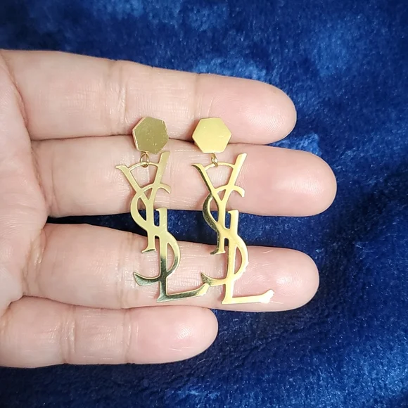 🌟LAST ONE FASHION EARRING NWOT - Picture 2 of 4